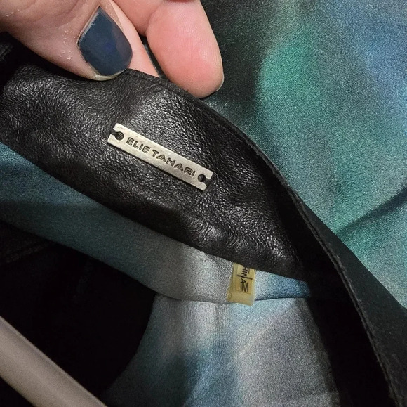 Elie Tahari 100% Silk Chelsea Blouse w/ Lamb Leather Trim, Button Front, EUC! - Picture 10 of 10